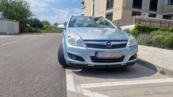 Opel Astra H Caravan 1.7cdti. 90kw. 2009 - 3