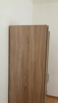 Skoro úplne nová skriňa značky JISK - 3