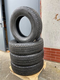 Continental 205 75 R16C - 3