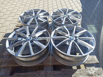 Alu disky PLATIN 5x112 R17 ET38 - 3