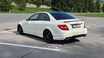 Mercedes-Benz C300 4Matic AMG Packet V6 - 3
