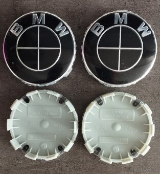 BMW black 68 mm stredové krytky - 3