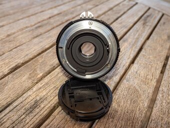 Nikon Nikkor 28mm 3.5 - Top stav - 3