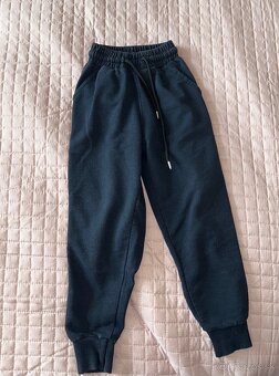 Balík oblečenia pre chlapca veľkosť 98 - 3