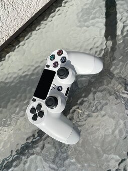 PlayStation 4 na 500GB biela herná konzola - 3