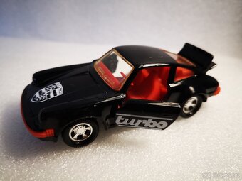 Predám kovový model autíčka Porsche 911 turbo, Matchbox - 3
