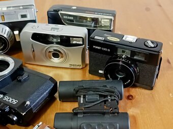 FOTO konvolut - fotoaparáty, blesk, dalekohled, expozimetr.. - 3