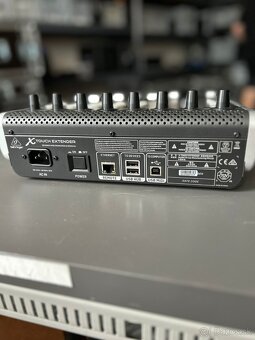 Predám Behringer X-Touch Extender - 3