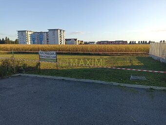 ZNÍŽENÁ CENA - Stavebný pozemok blízko centra na Veľkomoravs - 3