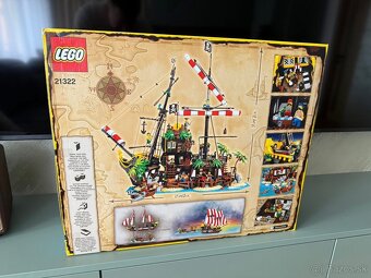 Lego Ideas 21322 - 3