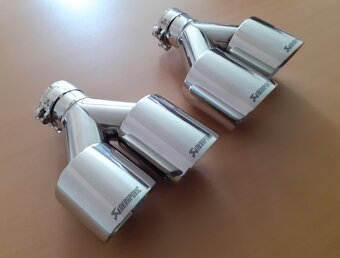 Nerezová univerzálna leštená koncovka výfuku Logo Akrapovič - 3