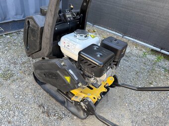 Vibračná doska Bomag BP 10/35 65kg - 3