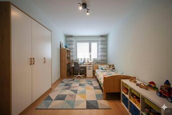 VÝBORNÁ LOKALITA  - 3i byt na TUPOLEVOVEJ ulici s ideálnymi  - 3