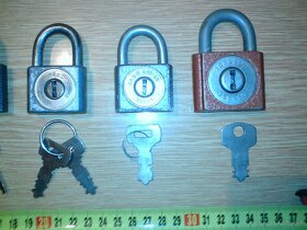 Visiace a cylindrické zámky      xxx - 3