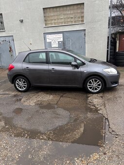 Toyota Auris 1.6 benzín 91kw - 3