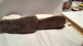 cca 50 ročné detské capačky - 3