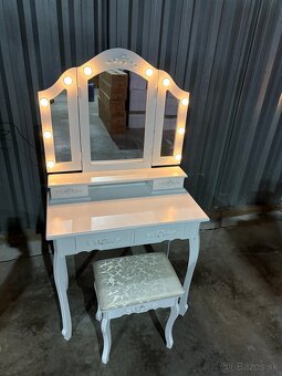 Toaletny stolik - 3