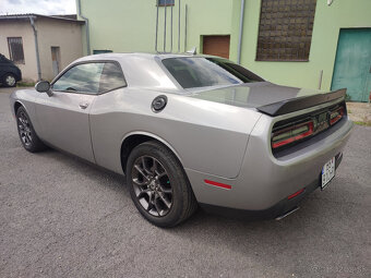 Prenájom Dodge Challenger V6 4x4 - 3