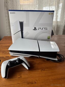 PlayStation 5 Slim s čítačkou diskov (Blu-ray 4K UHD) 1 - 3
