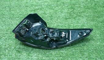 mazda cx5 svetlo ľavé zadné 2017-22 - 3