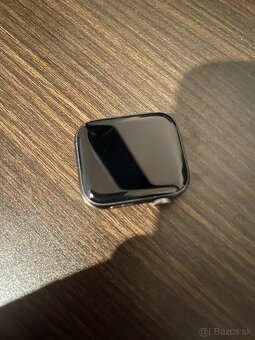 Apple Watch Series 4 - 44mm - 3