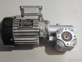 Elektromotor 3f 0,25kw so šnekovou prevodovkou - 3