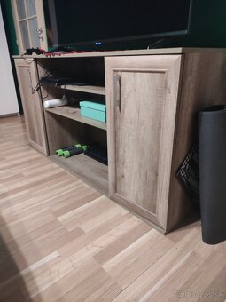 Drevena TV skriňa - 3