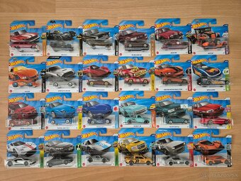 Hot Wheels autíčka mix - 3