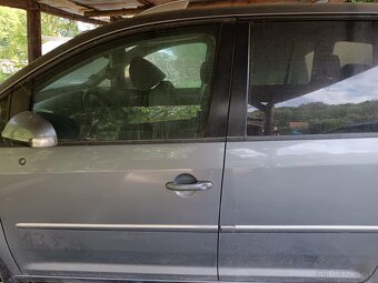 Predám VW TOURAN na náhradné diely - 3