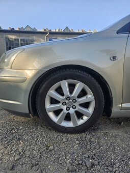 Toyota Avensis T25 2.0 85 kW - 3