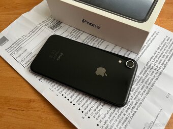 Apple iPhone XR 64GB - 3