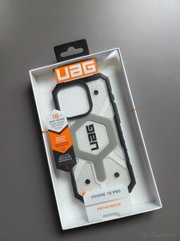 odolný kryt UAG Pathfinder Clear Magsafe iPhone 15 Pro - 3