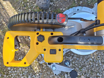 Pokosova pila DeWALT DWS 780 Q5 - 3