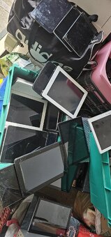 Tablety na nahradne diely. - 3