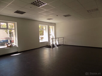 Na prenájom obchodný priestor 74 m2 blízko centra v N. Zámko - 3
