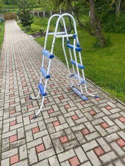 Schody k bazénu - 3