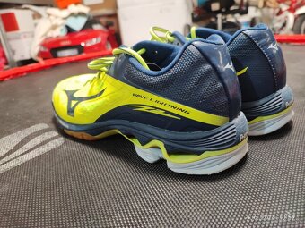 Mizuno Wave Lightning Z2 - 3