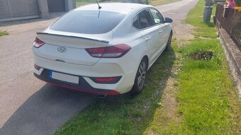 Predám Hyundai i30 Fastback - 3