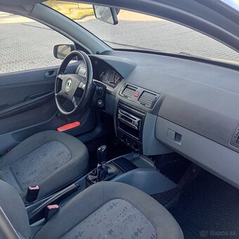 Škoda fabia 12.12v benzín 47kw - 3
