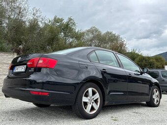 Volkswagen Jetta 1.6 TDI Comfortline - 3
