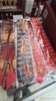 Kravata s motívom husli - 3