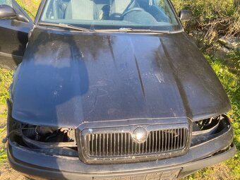 Octavia 1 predná kapota - 3