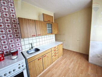 3 - izbový byt - 65 m2 v centre mesta Handlová - 3