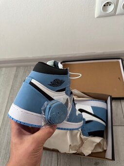 Air Jordan 1 Retro High OG University Blue - 3