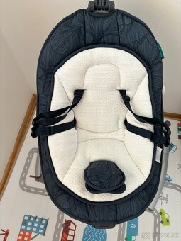 BABYMOOV hojdačka SWOON MOTION BLUE PETAL - 3