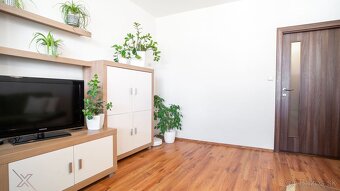 Na predaj priestranný, slnečný 3i byt po staršej kompletnej - 3