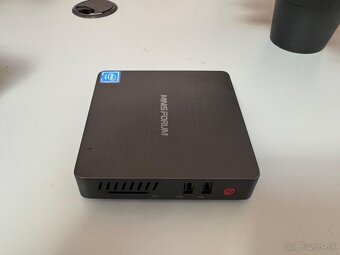 MinisForum\4GB\64GB SSD\Intel HD Graphics 400 - 3