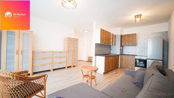 Novostavba 2 izbový byt s loggiou a garážovým státím na pren - 3