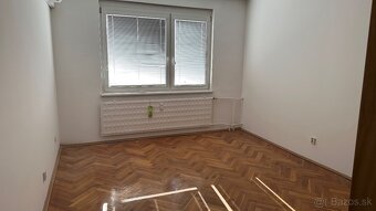 Prenajmem 2 izbovy byt na Chrenovej v Nitre - 3