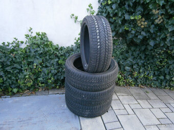 Predám 4x zimné pneu GRIPMAX 215/50 R18 96VXL - 3
